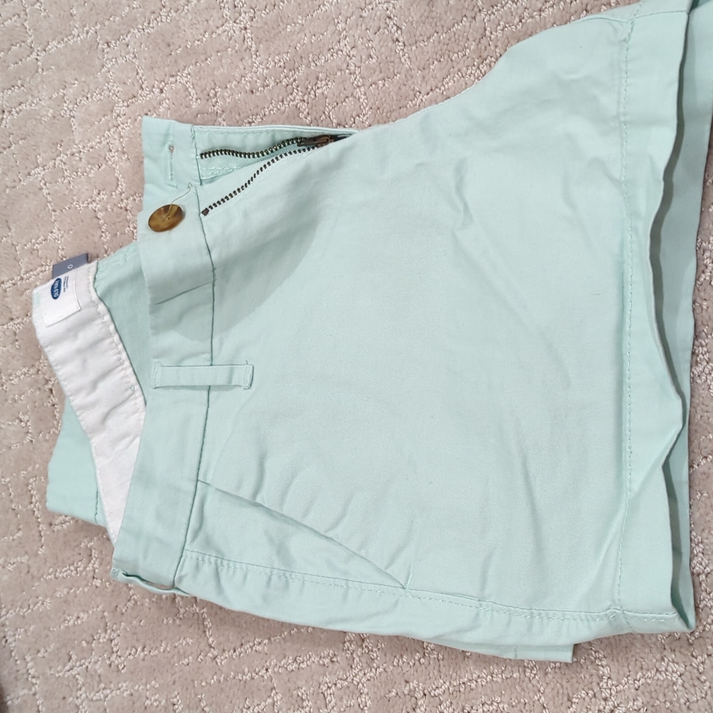 Old navy 3" mint shorts